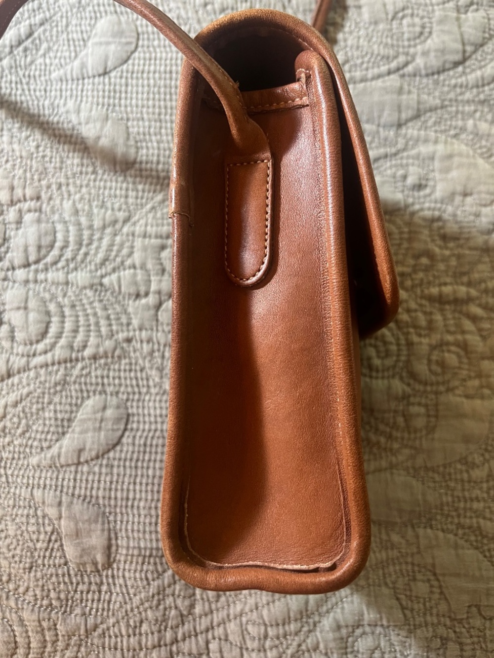 Vintage Coach Legacy Scooter 9893 Tan Brass Kiss Lock Leather Bag with No Tag - Picture 2 of 14